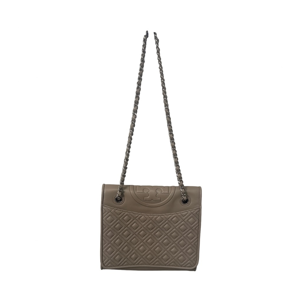Tory Burch Gray with silver hardware Fleming Bag.
Used in good condition